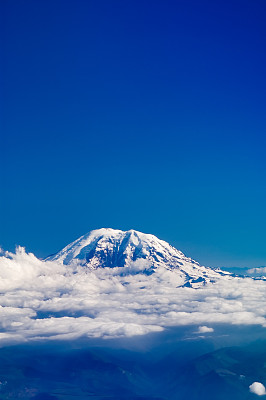 雷尼尔雪山