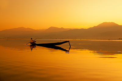 茵丽湖