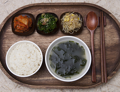 韩国传统餐桌