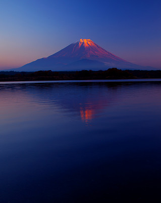 富士山的倒影