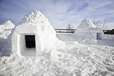 圆顶雪屋