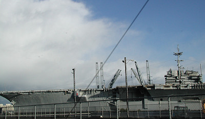 海军造船厂的航空母舰