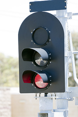 铁路交通灯信号红灯亮