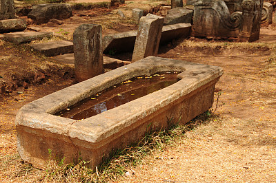 药床,Anuradhapura,斯里兰卡。