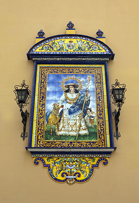 西班牙塞维利亚老教堂的瓷砖细节