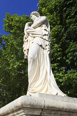 巴黎杜伊勒里宫花园的Veturia雕塑