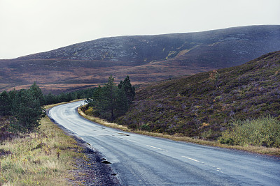 苏格兰凯恩戈姆山脉的弯道