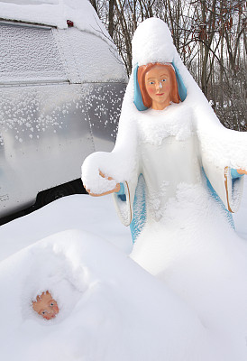耶稣在雪堤上