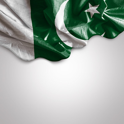 舞动着巴基斯坦的旗帜
