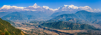 来自尼泊尔Pokhara 83MPix XXXXL的Annapurna Range和Machapuchare