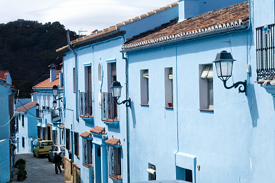 在胡斯卡的街道，一个蓝色的村庄在M?laga,西班牙。