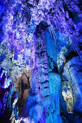 中国桂林的钟乳石洞穴