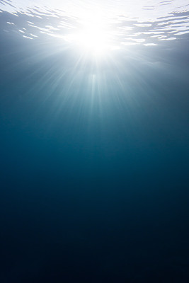 太阳光在水下