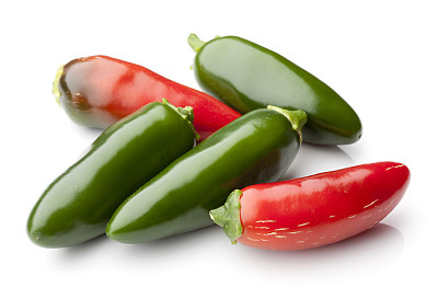 新鲜的红和绿的墨西哥辣椒