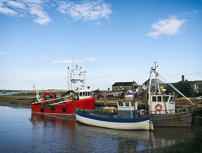 布兰克斯特港口的渔船