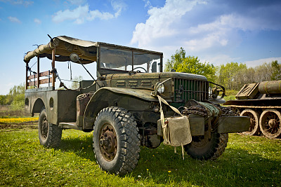 旧的二战美国军用卡车