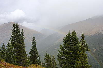 科罗拉多落基山脉独立山口的彩虹