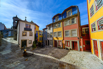 葡萄牙波尔图的小巷场景。