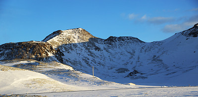 冰岛:Hveragerði附近的山