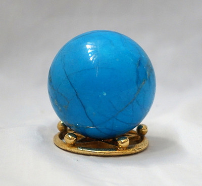 蓝色的晶体硅硼钙石