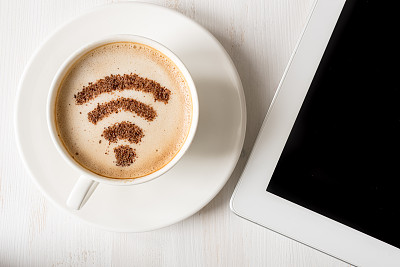WiFi符号用肉桂做咖啡装饰
