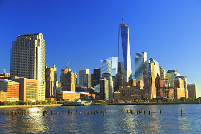 日落时分，自由塔俯瞰曼哈顿下城