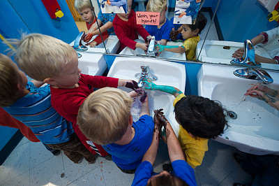 学龄前儿童要洗手