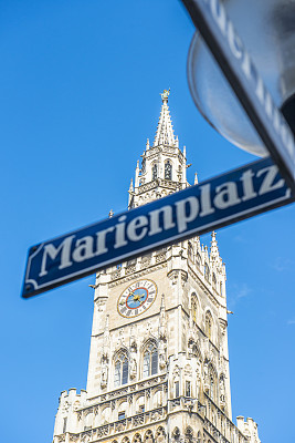 德国慕尼黑玛丽安广场的标志