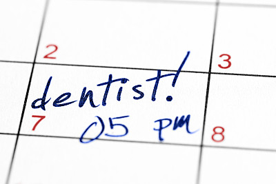 日历上的牙医预约日期