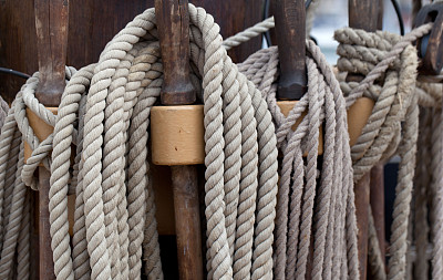 帆船上的绳索