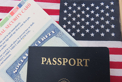 护照，社保，国旗