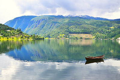 乌尔维克峡湾