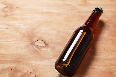 木制啤酒瓶