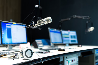广播演播室的现代化设备