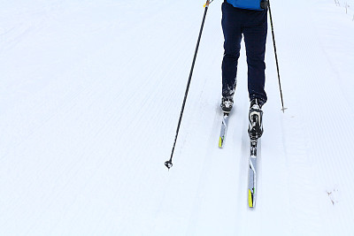 越野滑雪板
