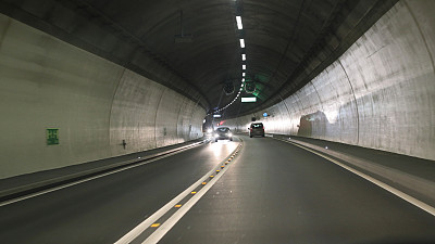 路钉