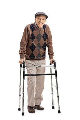 仅一个老年男人