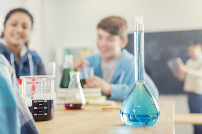 高中化学实验室的实验室玻璃器具