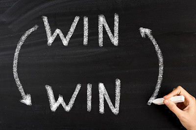 黑板上的赢赢概念