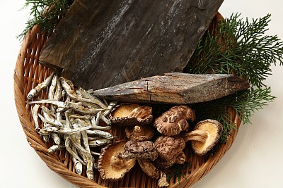 鲣