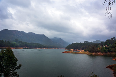 美丽的风景，高山湖泊，茶园，云天。