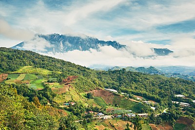 京那峇鲁山