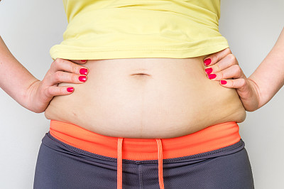 女性身体超重与臀部脂肪-肥胖概念
