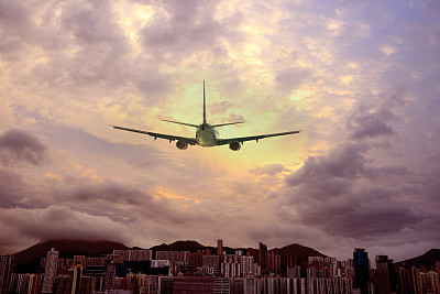飞机和香港缤纷的天空