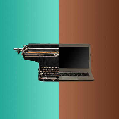 非常老式的打字机和笔记本电脑