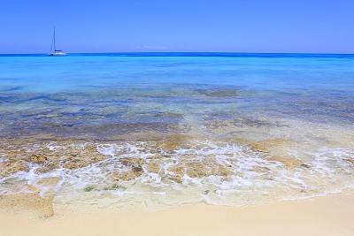 热带天堂:绿松石沙滩，游艇，Saona岛，蓬塔卡纳-多米尼加共和国