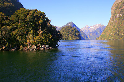 米佛峡湾