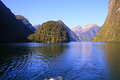 米佛峡湾