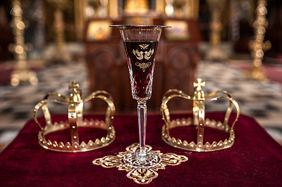 皇冠和冬青葡萄酒