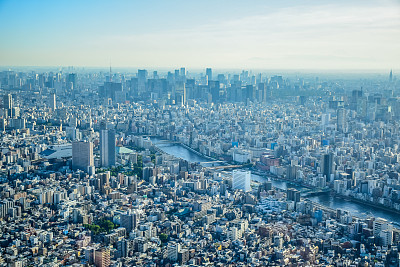 鸟瞰图从东京天空树塔顶拍摄的东京城市